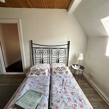 Idyllisches Zentrales Appartment - 24 H Check Inn Flensburg Bagian luar foto