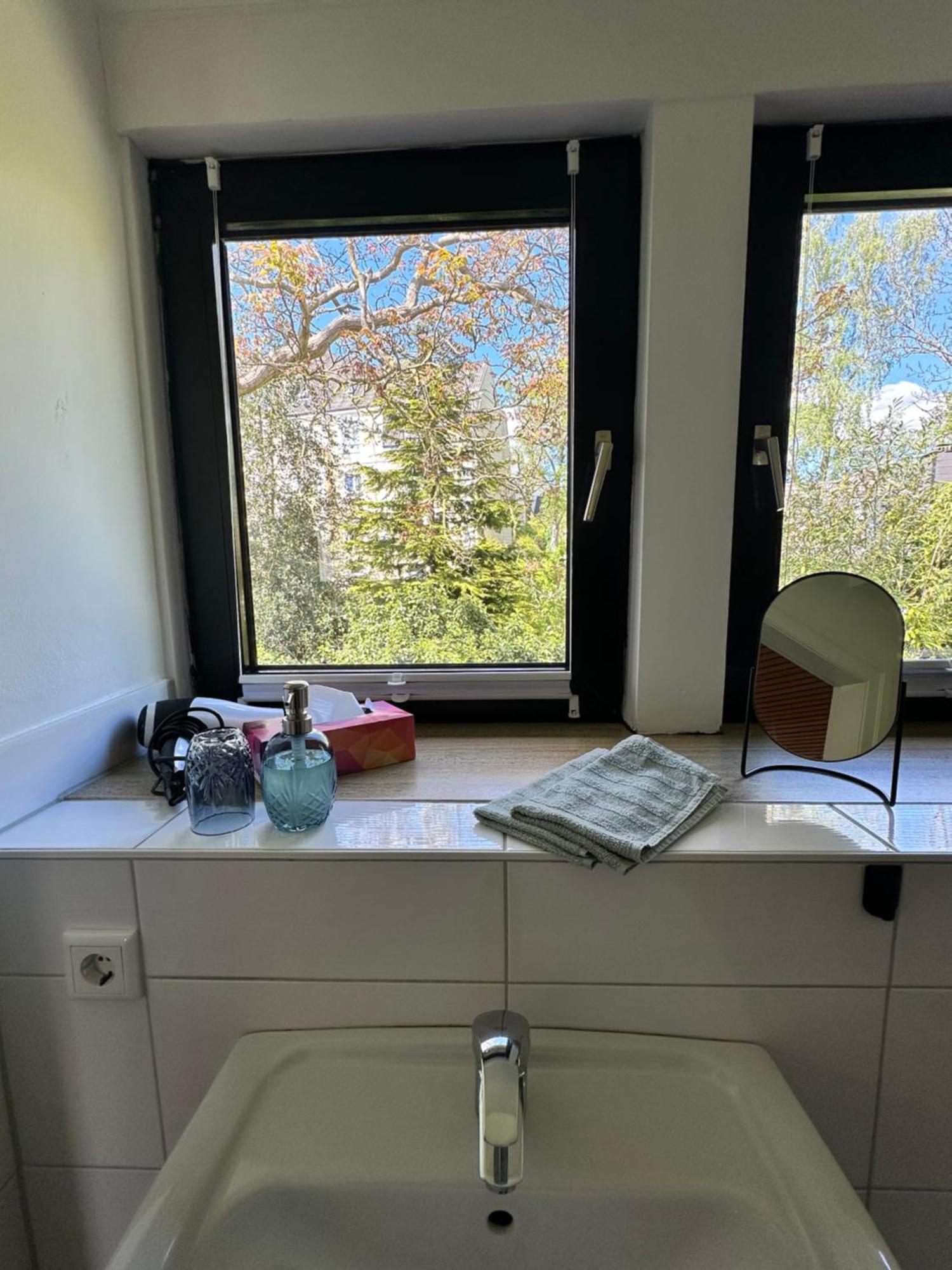 Idyllisches Zentrales Appartment - 24 H Check Inn Flensburg Bagian luar foto